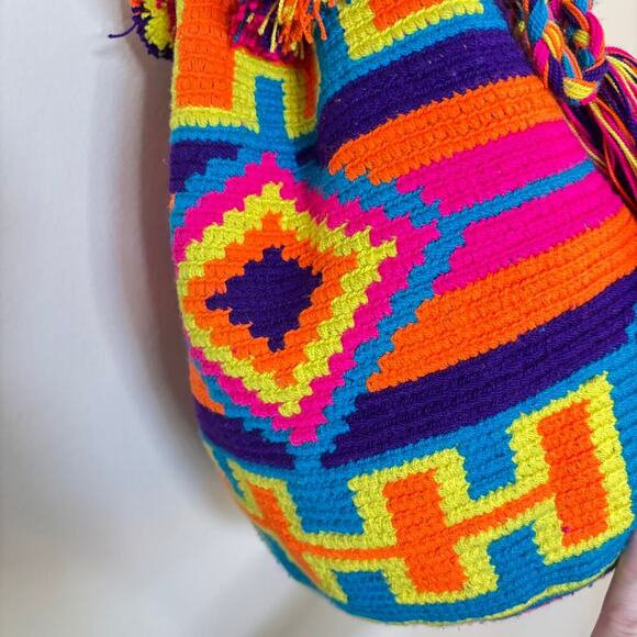 Vintage Handwoven Wayuu Mochila Bag Bright Boho Tribal Festival Bucket Bag - Picture 6 of 11